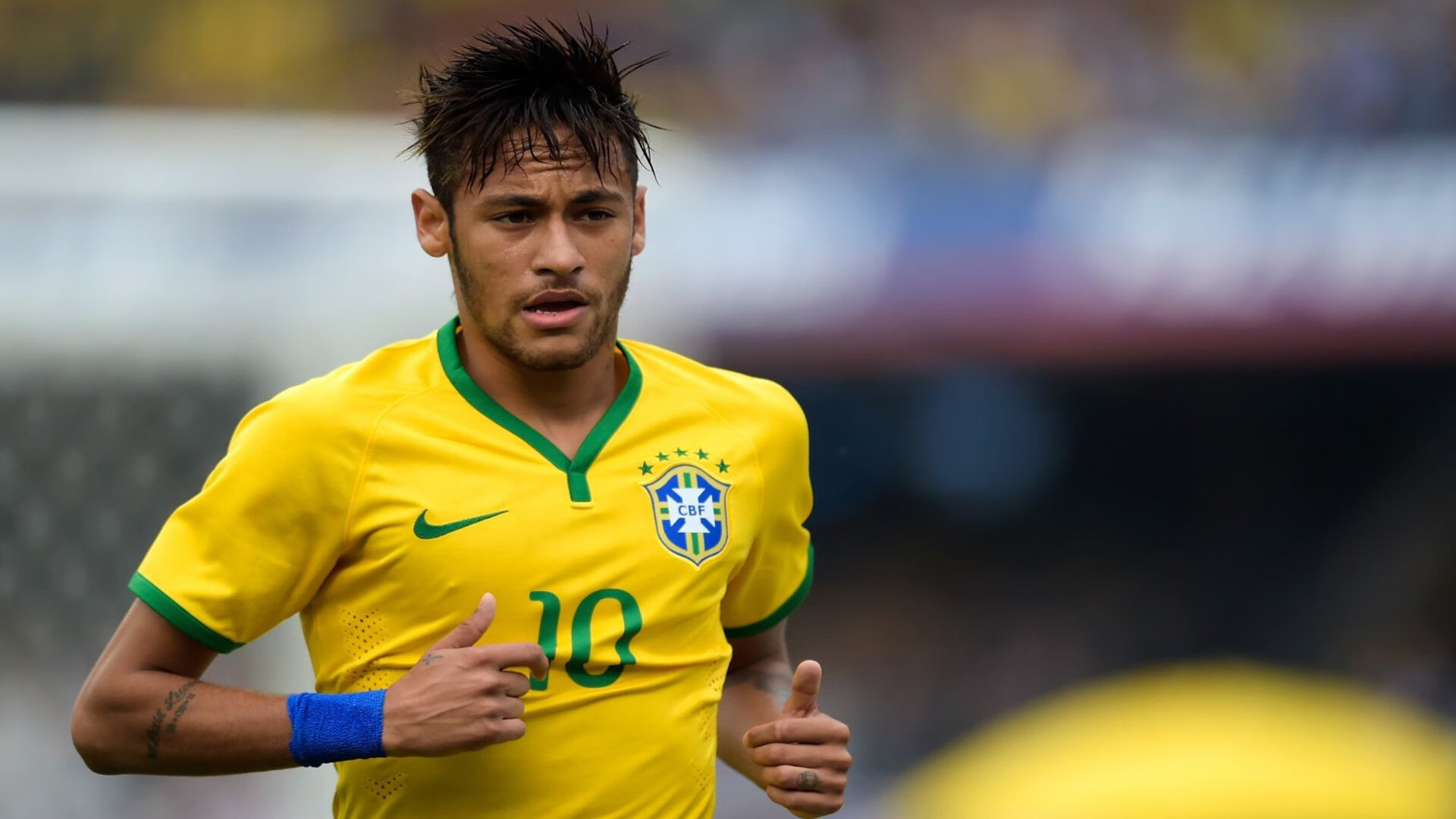 湖人队内展开季前目标墙活动增强动力系统，湖人球员动向